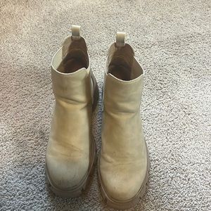 Madden girl boots Womens 9